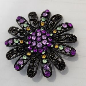 Vintage Multi-color Rhinestone Antiqued Metal Daisy Flower Brooch Ornate Petals